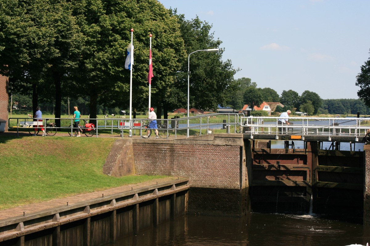 Een boot wordt geschut